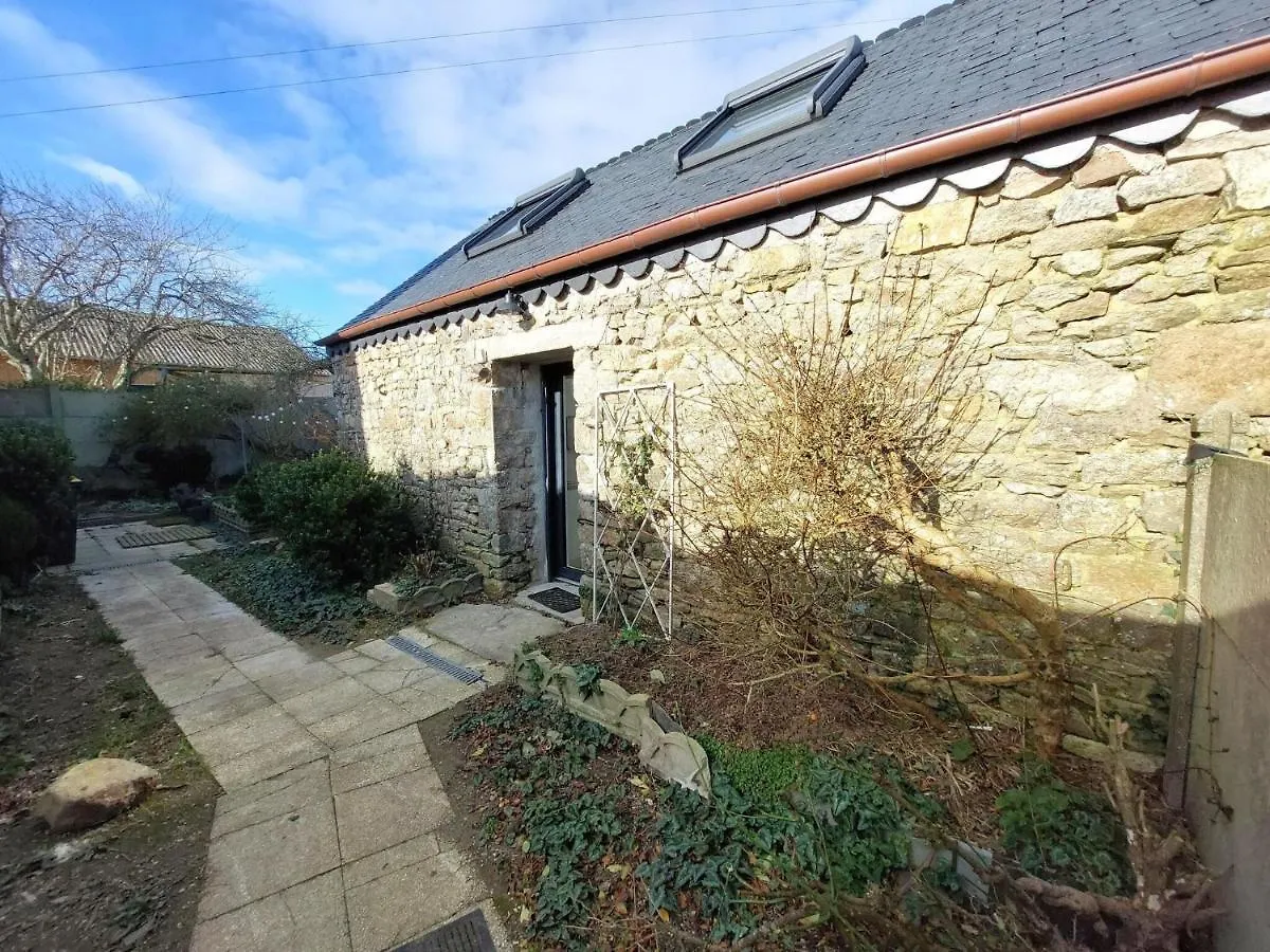 Charming Granite Stone Cottage Between Land And Sea, In St Pol De Leon Saint-Pol-de-Leon 0*,
