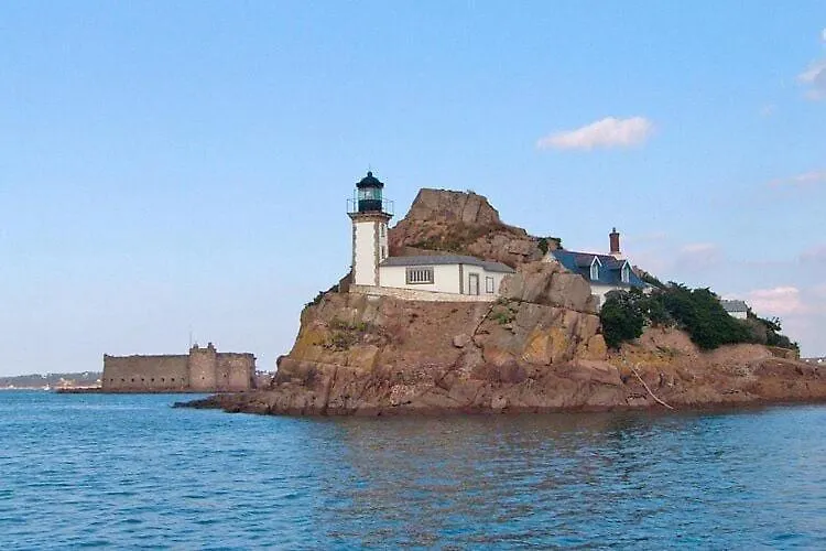 Charming Granite Stone Cottage Between Land And Sea, In St Pol De Leon Saint-Pol-de-Leon