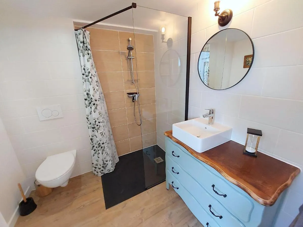 Holiday home Charming Granite Stone Cottage Between Land And Sea, In St Pol De Leon Saint-Pol-de-Leon